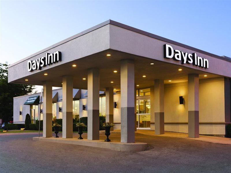Days Inn By Wyndham London Exteriör bild